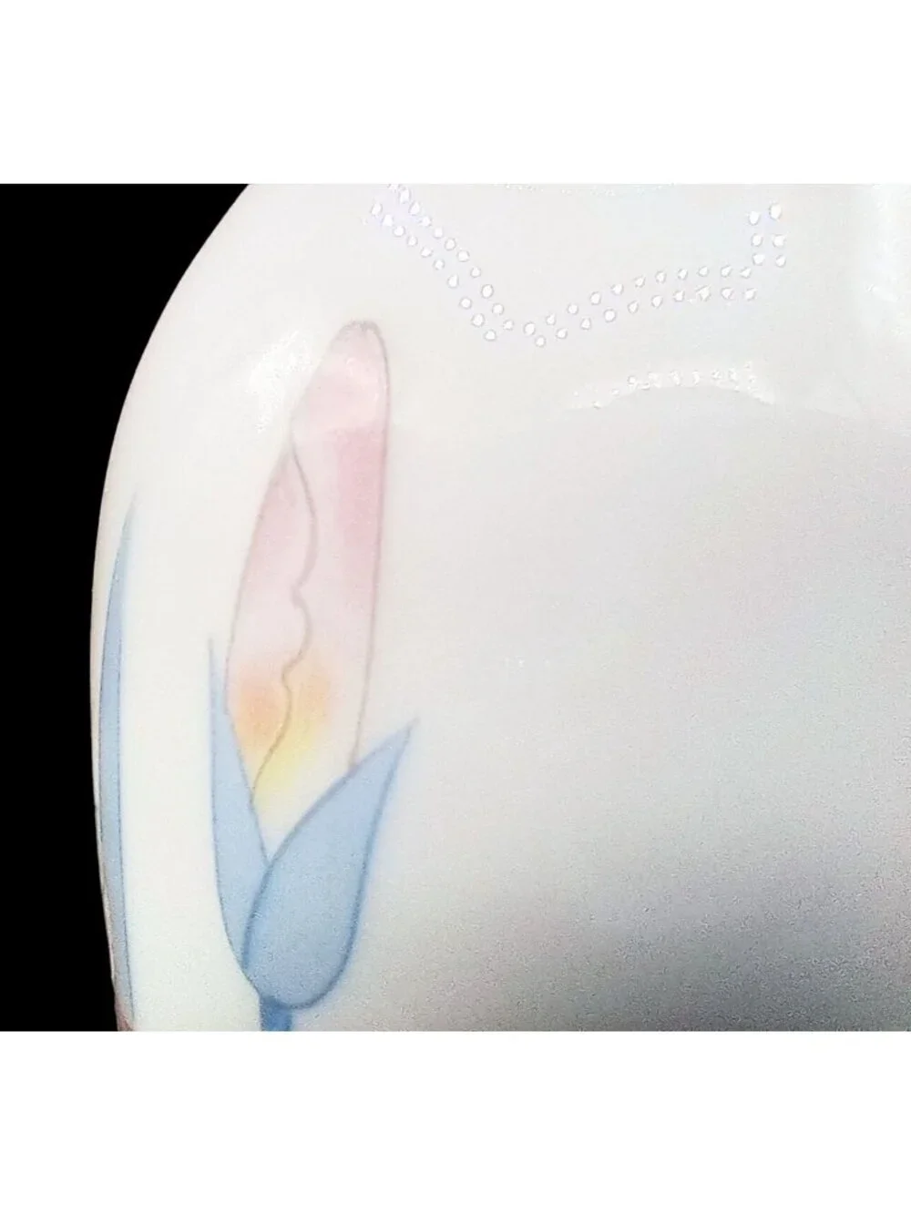 Japanese Porcelain Vase Vintage Kozan Gama Blue Iris Floral Gold Trim 6.75